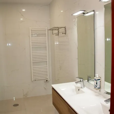 Nr - Local Guest house *